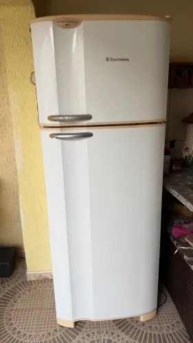 Vendo geladeira Electrolux