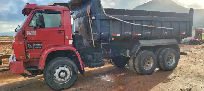 Vw 31310 vendo ou troco por mini escavadeira ou caminhao cacamba toco
