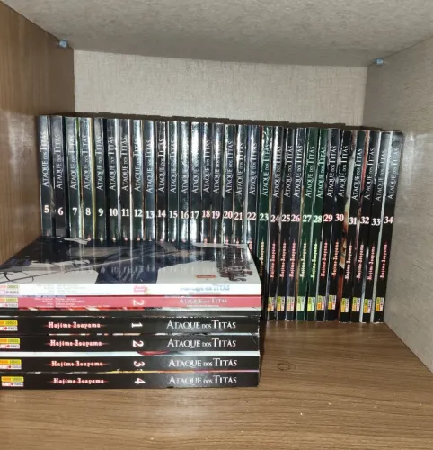 Attack On Titan - Coleção Completa (vol. 1 ao 34) + spin off do Levi 1 e 2
