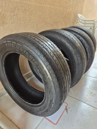 Pneu Goodyear 215 60 R17 96H