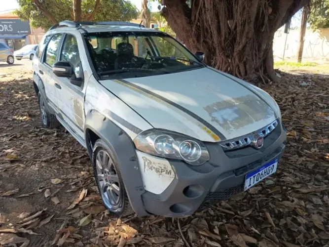 Fiat Palio Weekend Adventure Locker 1.8 Flex 2013