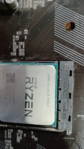 Placa mãe GIGABYTE AB350M + Ryzen 5 3400g