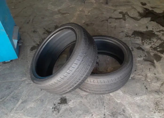 PAR DE PNEUS SEMI NOVOS 225/40-R18