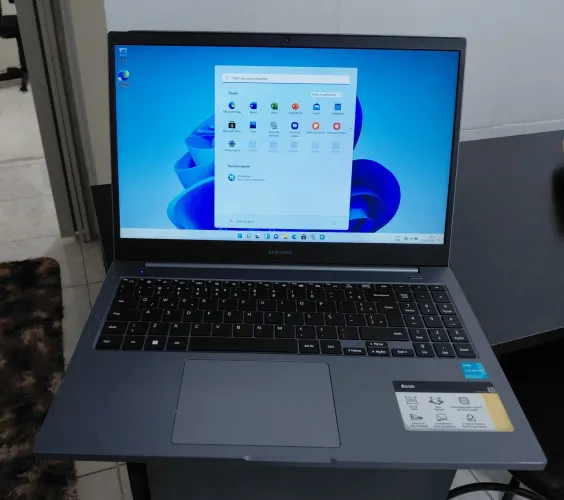 Notebook Samsung Book 256SSD 4GB Tela 15.6 antirreflexo Windows 11