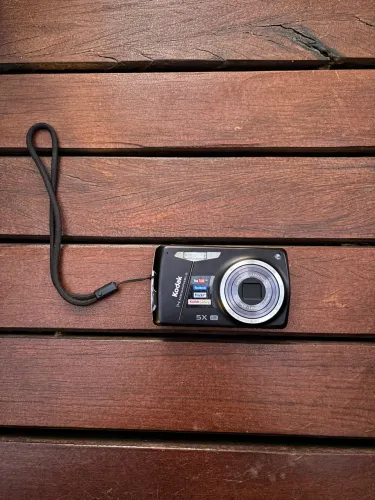 Câmera digital kodak easyshare M575