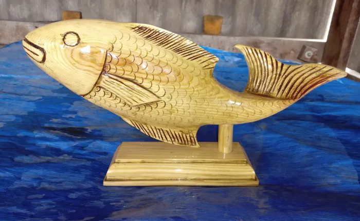 PEIXE DE MADEIRA