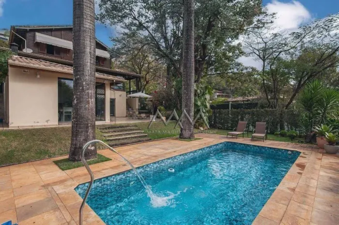 Casa à Venda no Condomínio Vila Del Rey | 450 m² - 3 quartos.
