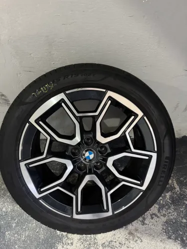 3 roda bmw x1 Xline 23/24/25 
