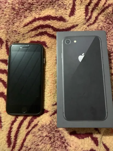 IPhone 8 intacto semi novo