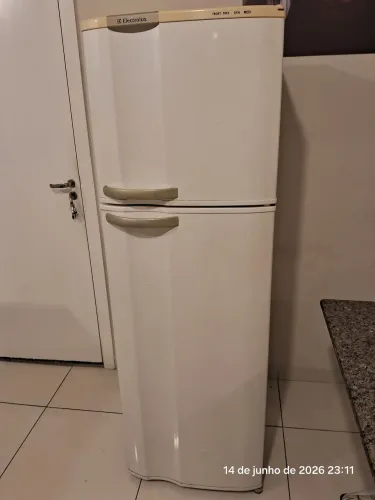 Geladeira (Com Defeito)