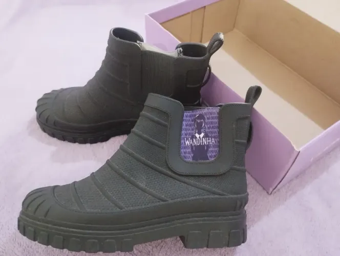 Bota da Wandinha original