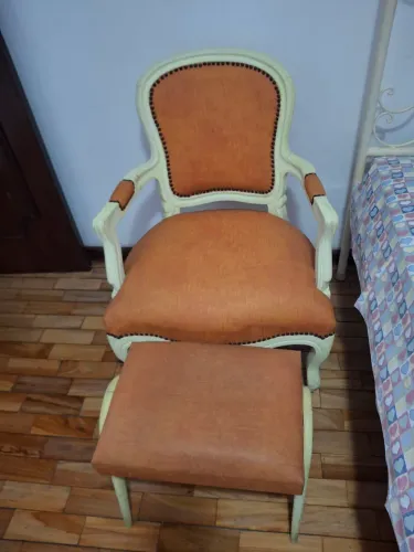 Poltrona de madeira