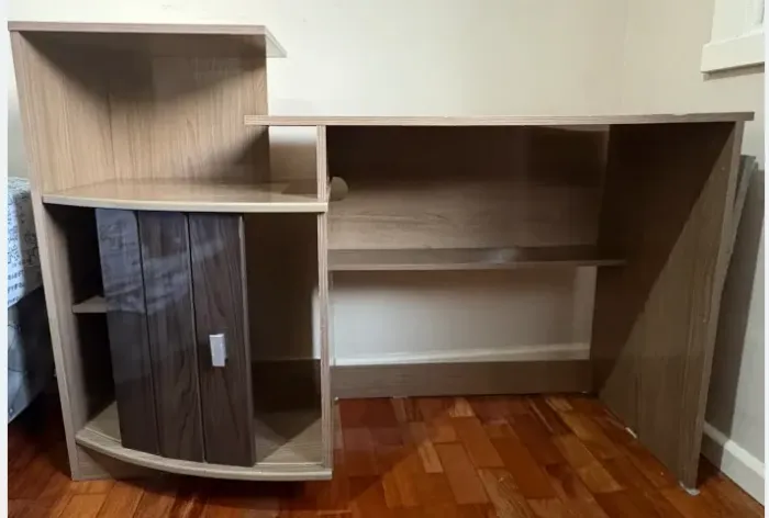 Escrivaninha Resistente