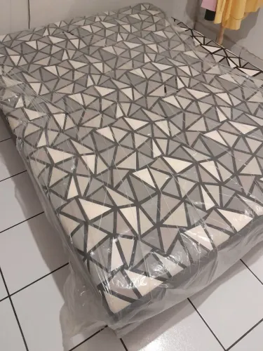 Cama unibox novíssima confortável 