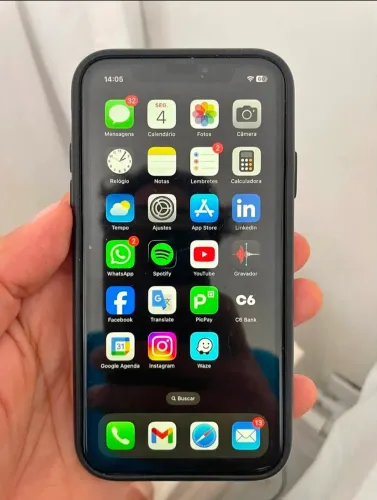IPhone xr 128 GB. Com todos os acessórios funcionando perfeitamente.