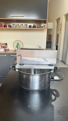 Panela mexedora Inox 8,5L 127V Beneditapan