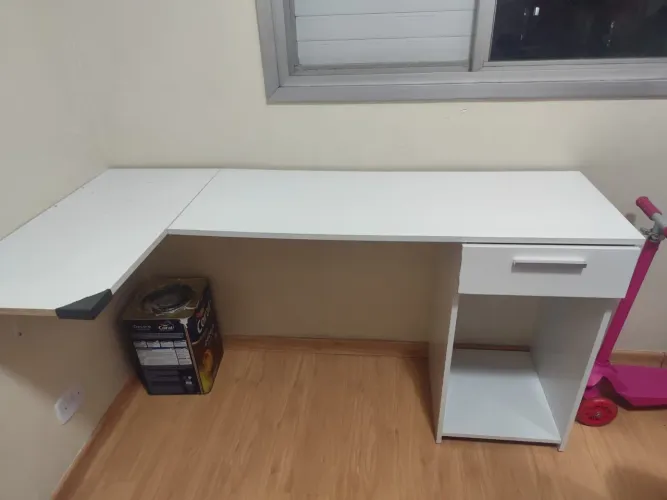 Mesa Suspensa/Escrivaninha