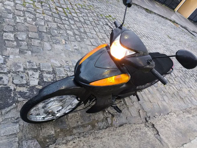 2013 pronta pra uso funciona tudo, 9500 reais pouco rodada