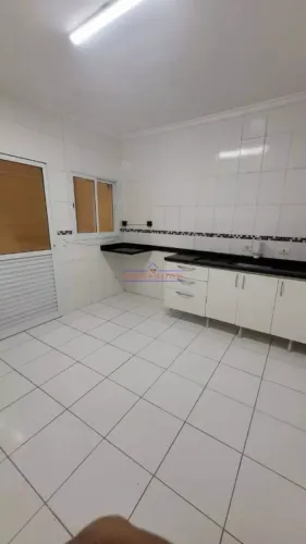 Sobrado em condomínio fechado, com 3 quartos à venda em Santo André