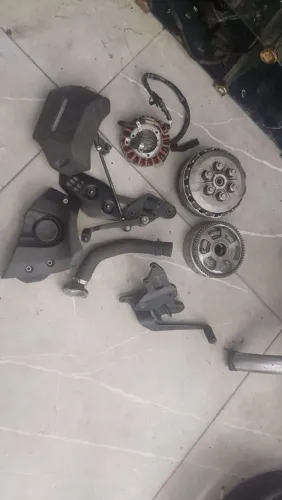 Vendo essas peças da MT 07 
