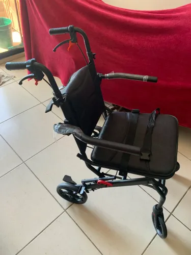 Cadeira de transporte 450,00
