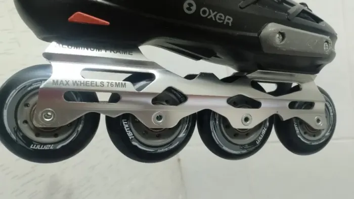 Patins Oxer preto, número 37 (calço 38 e fica muito confortavel), praticamente novo e muit