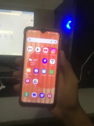 Samsung Galaxy A22 4GB Ram e 128gb de armazenamento interno.