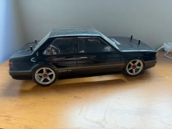 Automodelo elétrico 1/10 completo