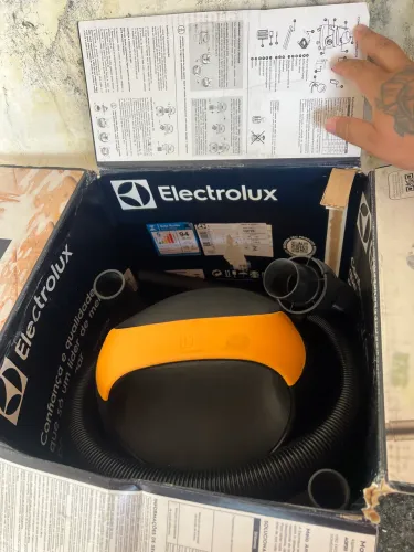 Vendo aspirador nunca usado na caixa ainda 