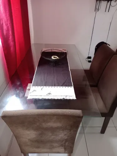 Mesa 6 cadeiras - Tampo de vidro