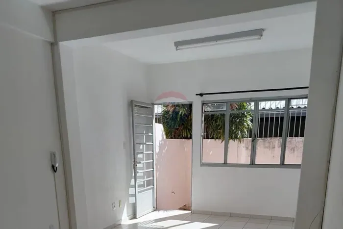 Sala Comercial Disponivel Para Locação Por, R$1.200R$ Centro-Atibaia SP