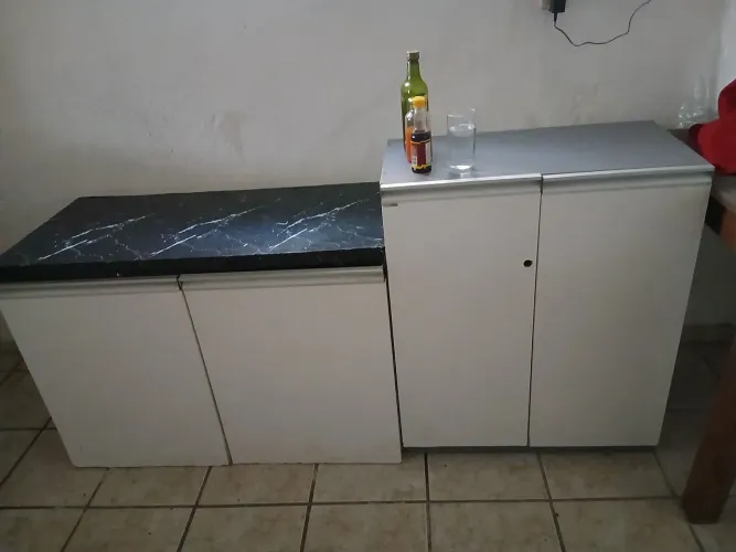 Vendo armários de parede em mdf bem conservado