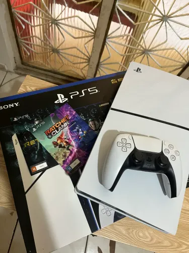 Ps5 - 1TB + 2 jogos e um controle