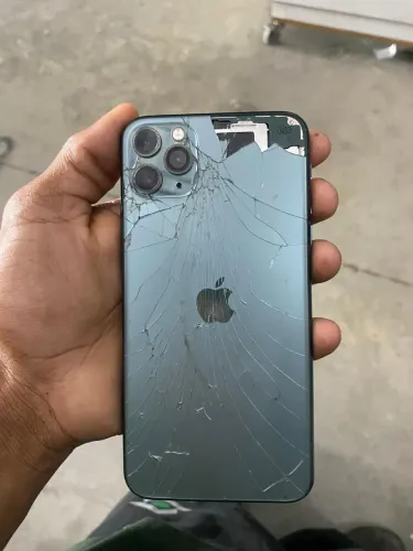 Vendo ou troco iPhone 11 Pro Max 