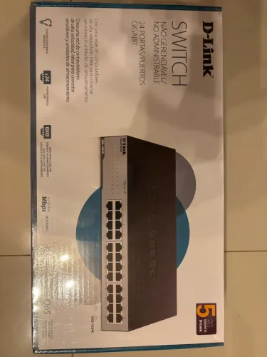 IA +1 O item é um Switch Gigabit D-Link DGS-1024D de 24 portas