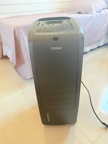 Climatizador De Ar Frio Consul cinza.