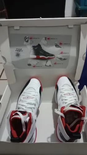 Tênis jordan novo original