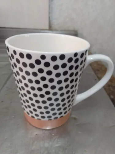 Caneca bolinha preta