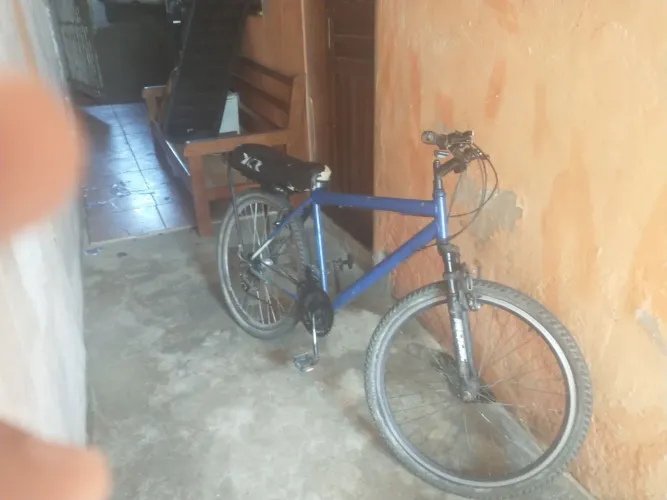 Bike azul montadinha leia a descrição