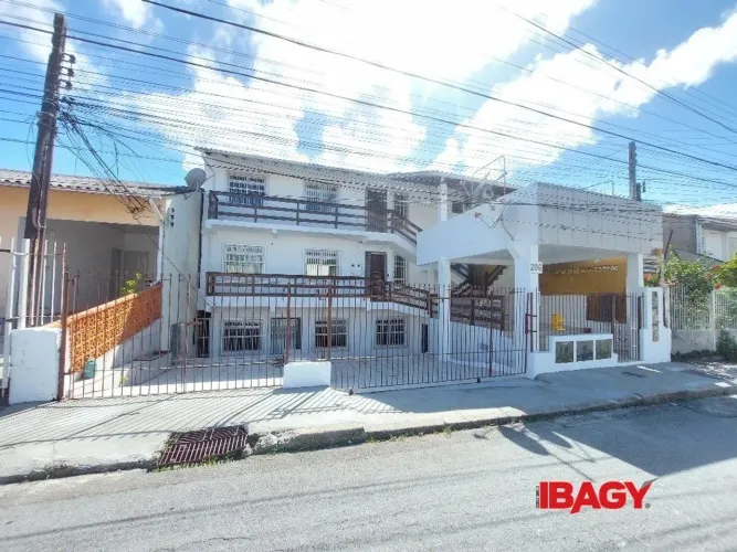 Excelente Apartamento 3 dormitório(s) em CAPOEIRAS - Florianópolis