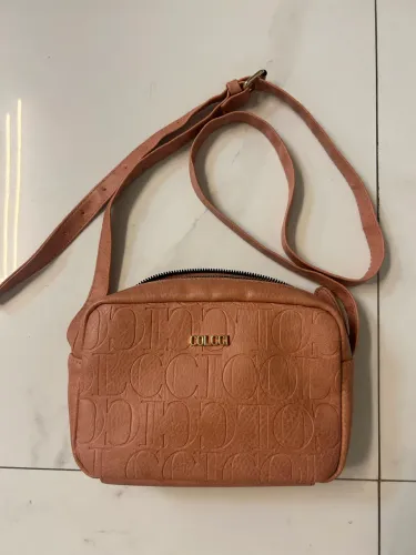 bolsa tiracolo colcci original monograma nude rosado
