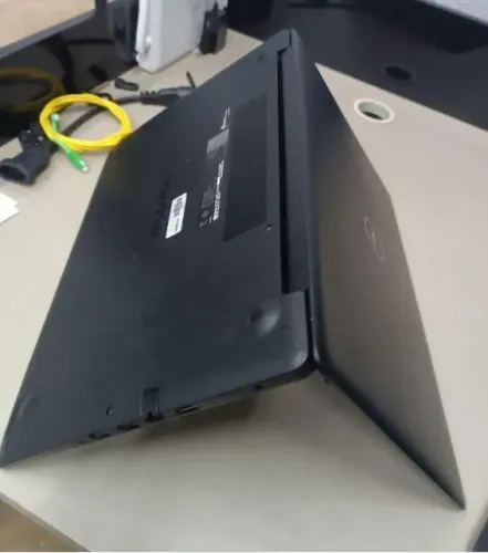 Dell Inspiron 15 - P75F005