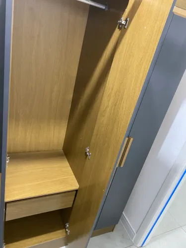 GUARDA ROUPA 2 MESES DE USO BARATO