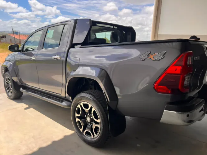 Toyota Hilux CD SRX Plus 4X4 2.8 TDI Die. Aut. 2025