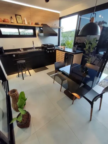 Alugo casa alto padrão condomínio de luxo Garopaba