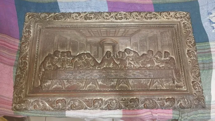 Vendo Quadro De santa ceia Em Bronze Maçiço Acompanha crucífixo.