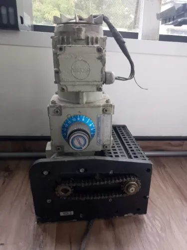 VENDE-SE MOTOR REDUCTOR STOBER 220 VOLTIOS