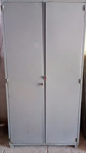 Armário de aço 2 portas para guardar objetos com fechamento com cadeado