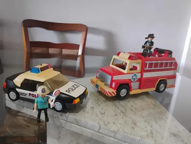 carrinhos playmobil bombeiros e policia