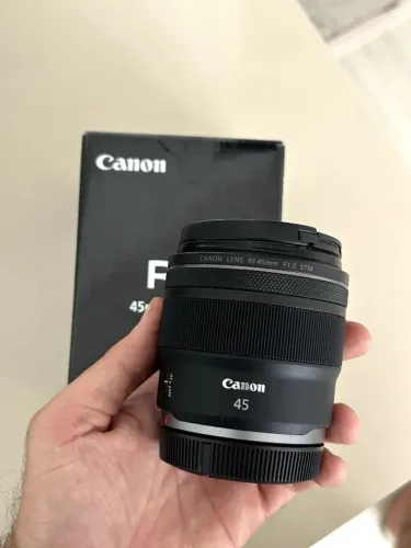 Lente Canon RF 45mm f1.2